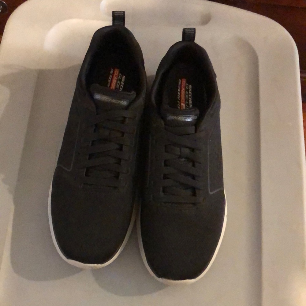 Men's Black Athletic Shoes